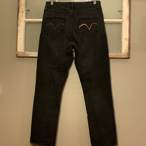 Levi’s Custom Painted Skinny Jeans - Picture 3 of 8